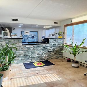 Super 8 By Wyndham West Fargo Main Ave Nd